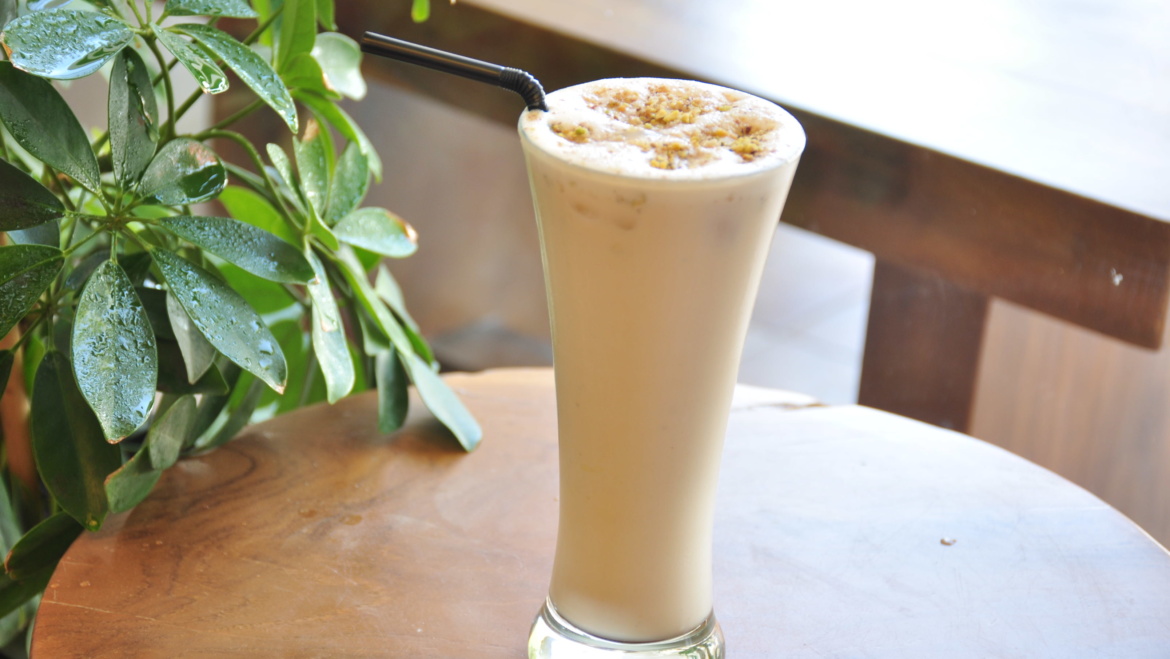 Peanuts Butter with Ice Milk